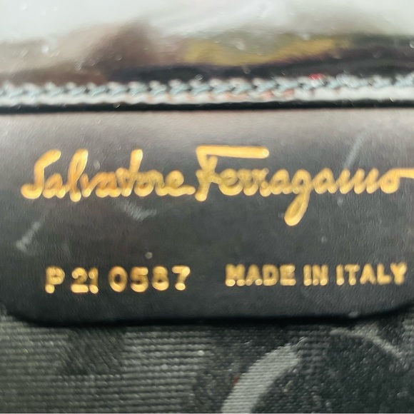 Salvatore Ferragamo patent leather - Picture 15 of 15